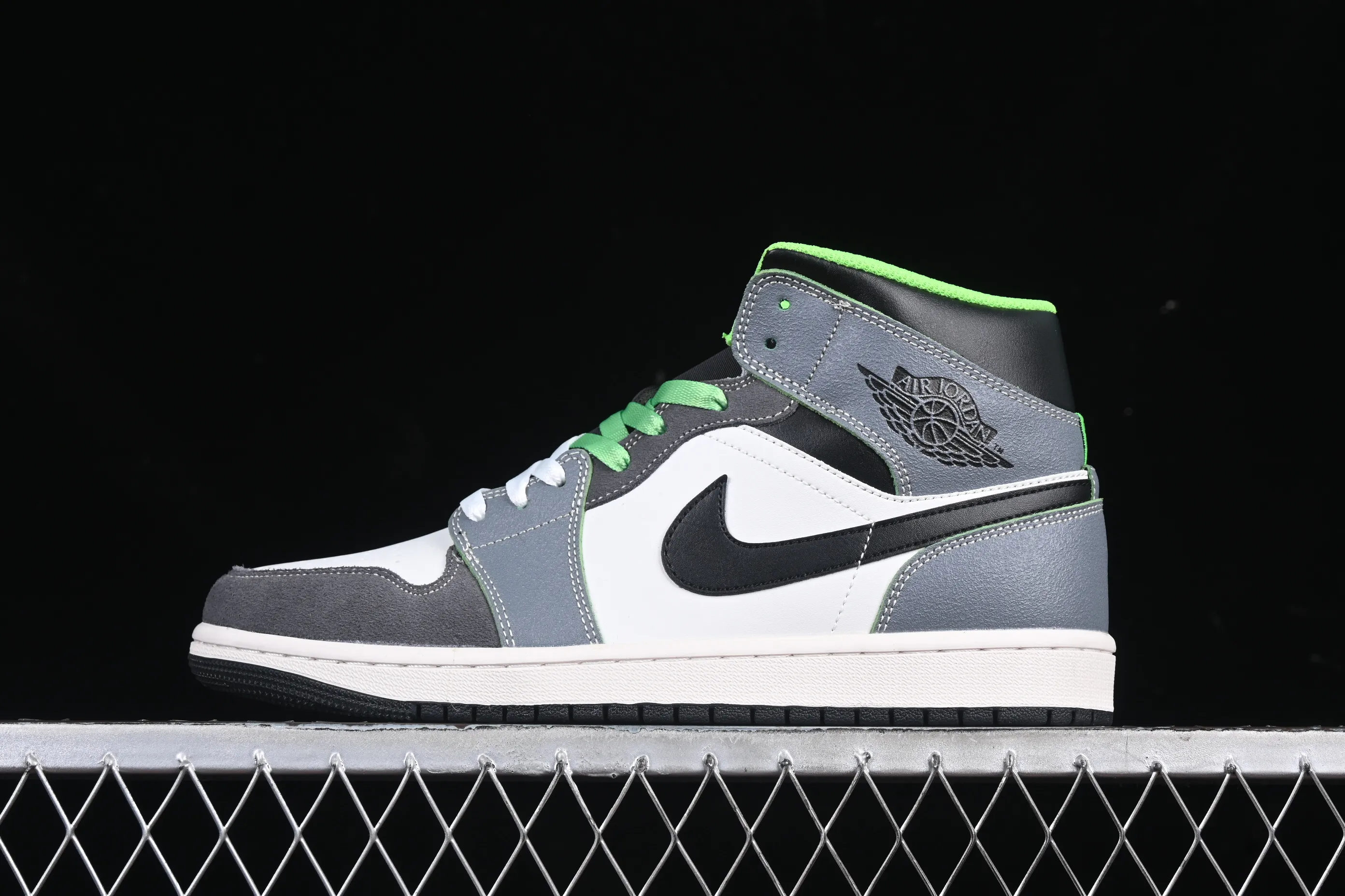 All categories Air Jordan Jordan series basketball shoes Air Jordan 1 Mid Air Jordan 1 Mid "Casa 93" white, gray and brown color Zhongbang basketball shoes HQ3829-001